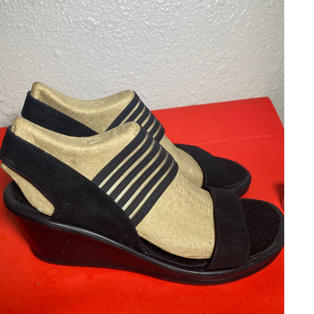 Skechers Memory Foam black textile sandals size 10